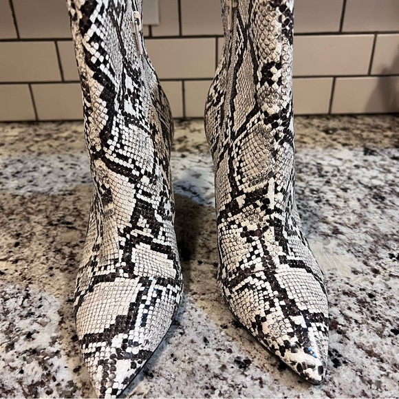 HOT!! Heel boots/booties *new* - Picture 2 of 4